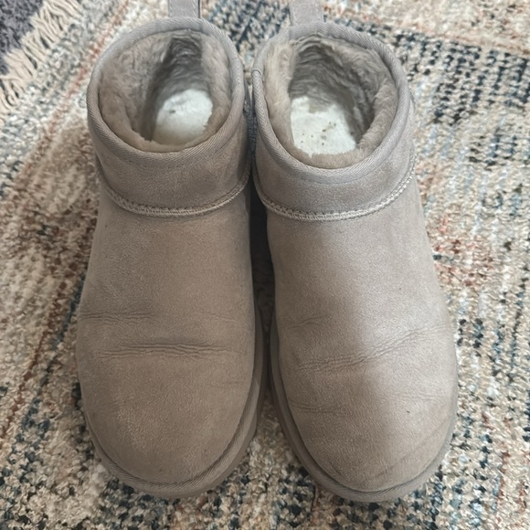 Ugg Minis - Picture 3 of 6